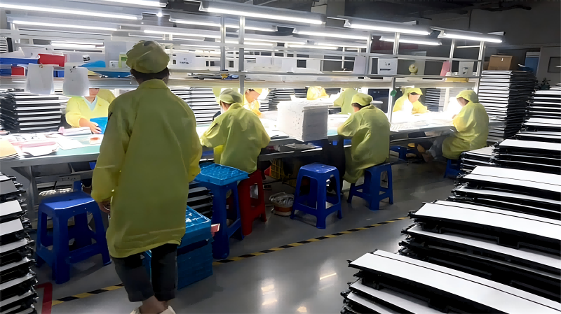 1776043613974786.png 生成車間堆滿貨畫面.png