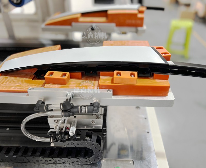 1776043650965027.jpg 2025-8-23喬路銘-汽車B柱 (2).jpg